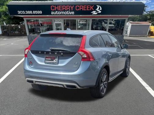 2017 Volvo V60 Cross Country T5