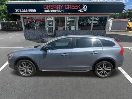 2017 Volvo V60 Cross Country T5