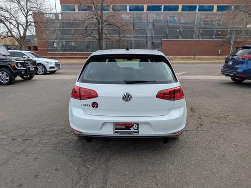 2016 Volkswagen Golf GTI 2.0T SE 4-Door