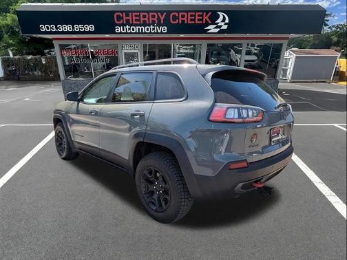 Gray 2019 Jeep Cherokee Trailhawk