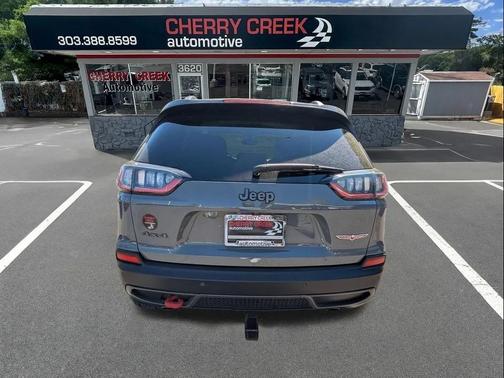 Gray 2019 Jeep Cherokee Trailhawk