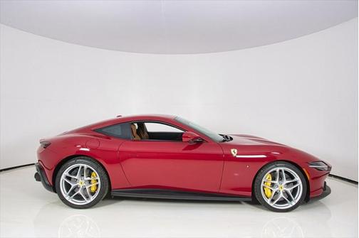 2022 Ferrari Roma .