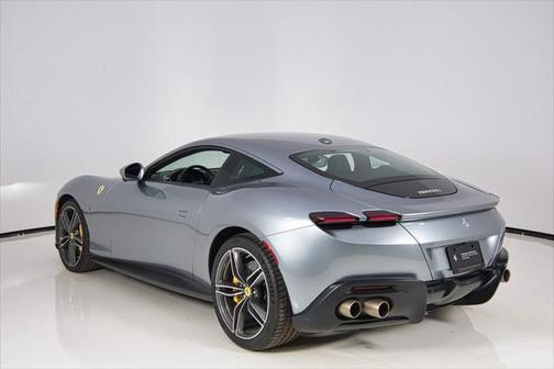 2021 Ferrari Roma .