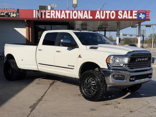 2022 RAM 3500 Limited Crew Cab 4x4 8' Box
