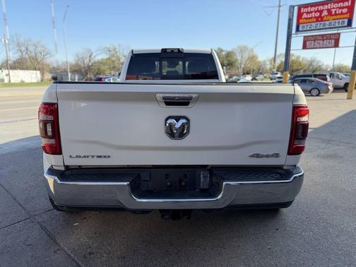 2022 RAM 3500 Limited Crew Cab 4x4 8' Box
