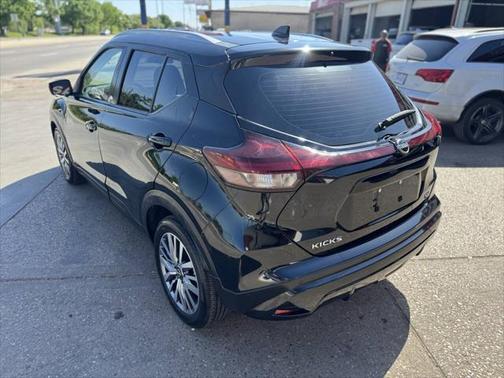 2023 Nissan Kicks SV