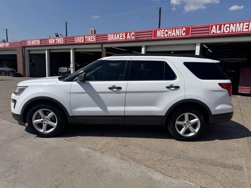 2018 Ford Explorer Base