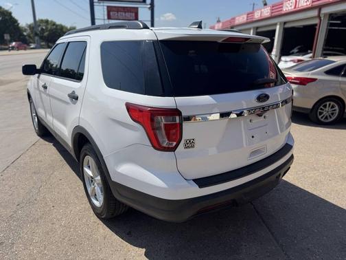 2018 Ford Explorer Base