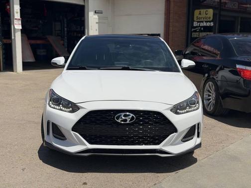 Chalk White 2019 Hyundai Veloster Base