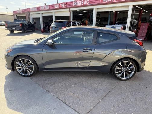 2020 Hyundai Veloster 2