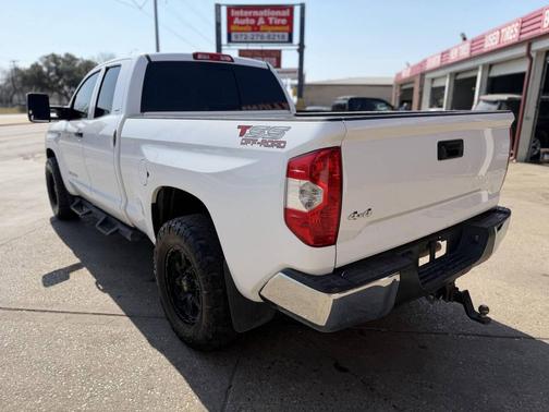 2017 Toyota Tundra SR5