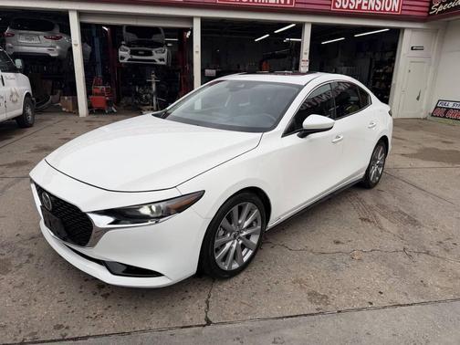 2019 Mazda Mazda3 FWD w/Premium Package