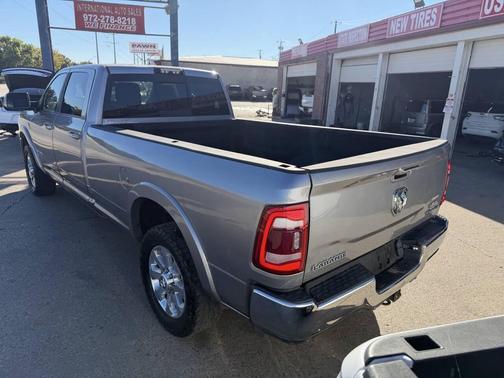 2019 RAM 3500 Laramie Crew Cab 4x4 8' Box