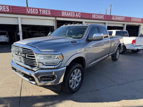 2019 RAM 3500 Laramie Crew Cab 4x4 8' Box