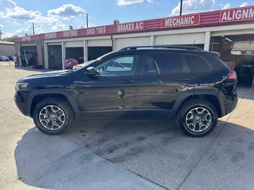 2020 Jeep Cherokee Trailhawk