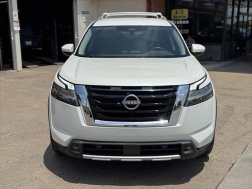 2022 Nissan Pathfinder SL 2WD