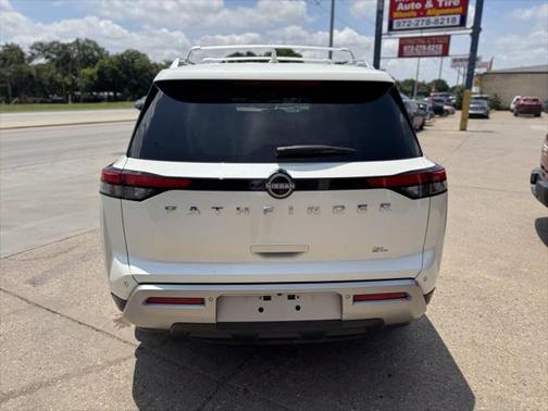 2022 Nissan Pathfinder SL 2WD