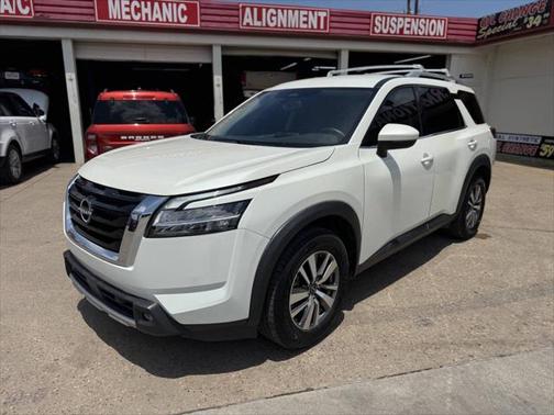 2022 Nissan Pathfinder SL 2WD