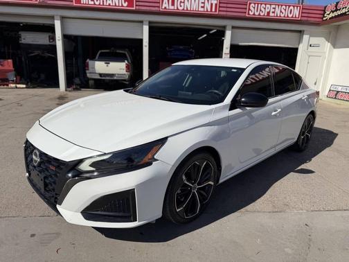 2023 Nissan Altima SR FWD
