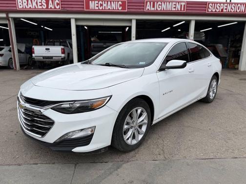 Summit White 2023 Chevrolet Malibu FWD 1LT