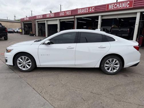 Summit White 2023 Chevrolet Malibu FWD 1LT