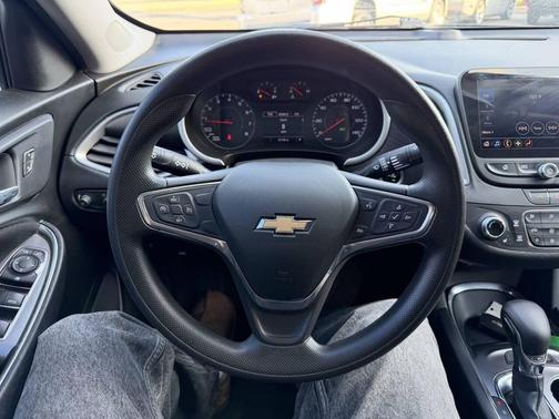 Mosaic Black Metallic 2022 Chevrolet Malibu FWD LT