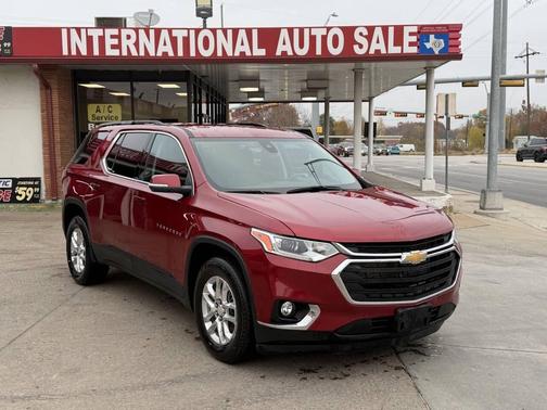 2021 Chevrolet Traverse LT Cloth