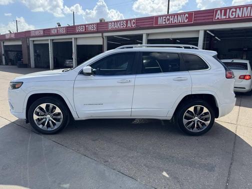 2019 Jeep Cherokee Overland