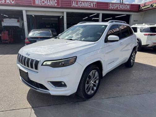 2019 Jeep Cherokee Overland