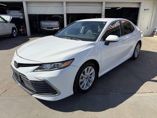 2022 Toyota Camry LE