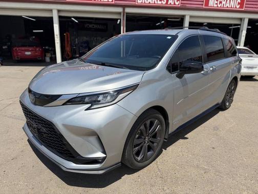Celestial Silver Metallic 2021 Toyota Sienna XSE 7 Passenger
