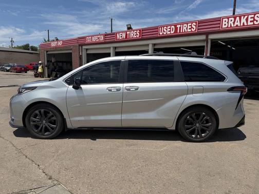 Celestial Silver Metallic 2021 Toyota Sienna XSE 7 Passenger