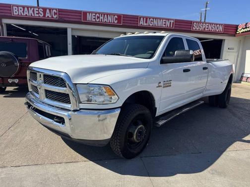 2017 RAM 3500 Tradesman Crew Cab 4x4 8' Box
