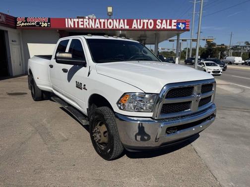 2017 RAM 3500 Tradesman Crew Cab 4x4 8' Box