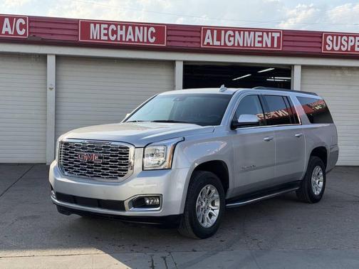 Quicksilver Metallic 2019 GMC Yukon XL SLT