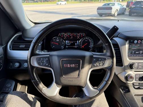 Quicksilver Metallic 2019 GMC Yukon XL SLT