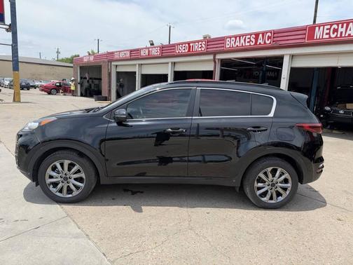 Black Cherry 2022 Kia Sportage S