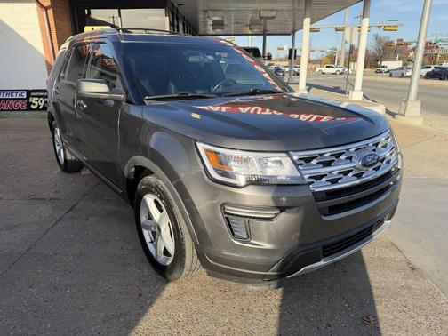 Magnetic Metallic 2018 Ford Explorer XLT