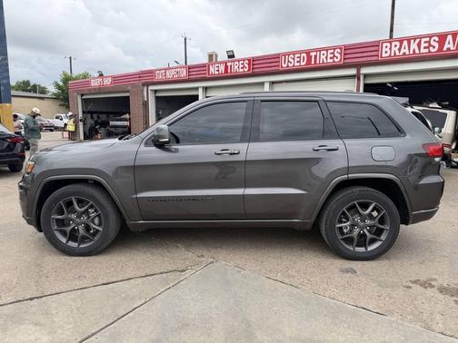 Granite Crystal Metallic Clearcoat 2021 Jeep Grand Cherokee 80th Anniversary 4x2