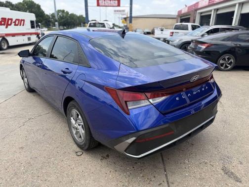 Intense Blue 2025 Hyundai ELANTRA SE