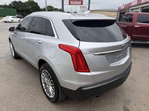 Radiant Silver Metallic 2017 Cadillac XT5 Premium Luxury