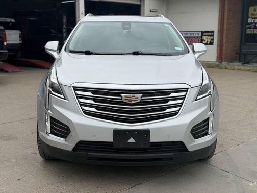 Radiant Silver Metallic 2017 Cadillac XT5 Premium Luxury