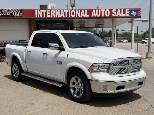 Bright White Clearcoat 2017 RAM 1500 Laramie