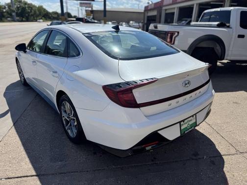 2022 Hyundai SONATA SEL