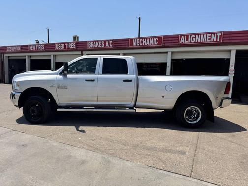2018 RAM 3500 Tradesman Crew Cab 4x4 8' Box