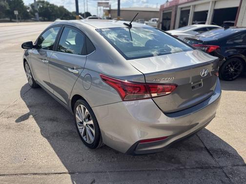 2022 Hyundai Accent Limited