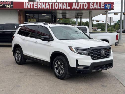 Platinum White Pearl 2023 Honda Passport AWD TrailSport