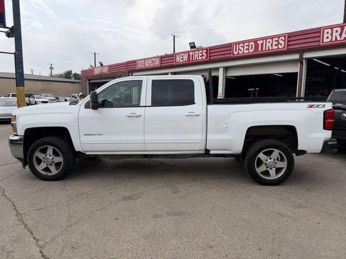 White 2018 Chevrolet Silverado 2500 LT