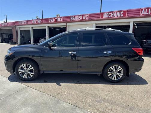 2019 Nissan Pathfinder S