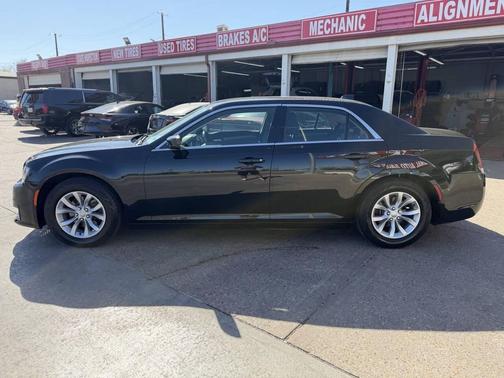 2018 Chrysler 300 Touring